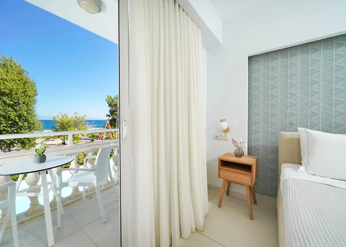 Hotel Elektra Comfort By Del Mare 4*